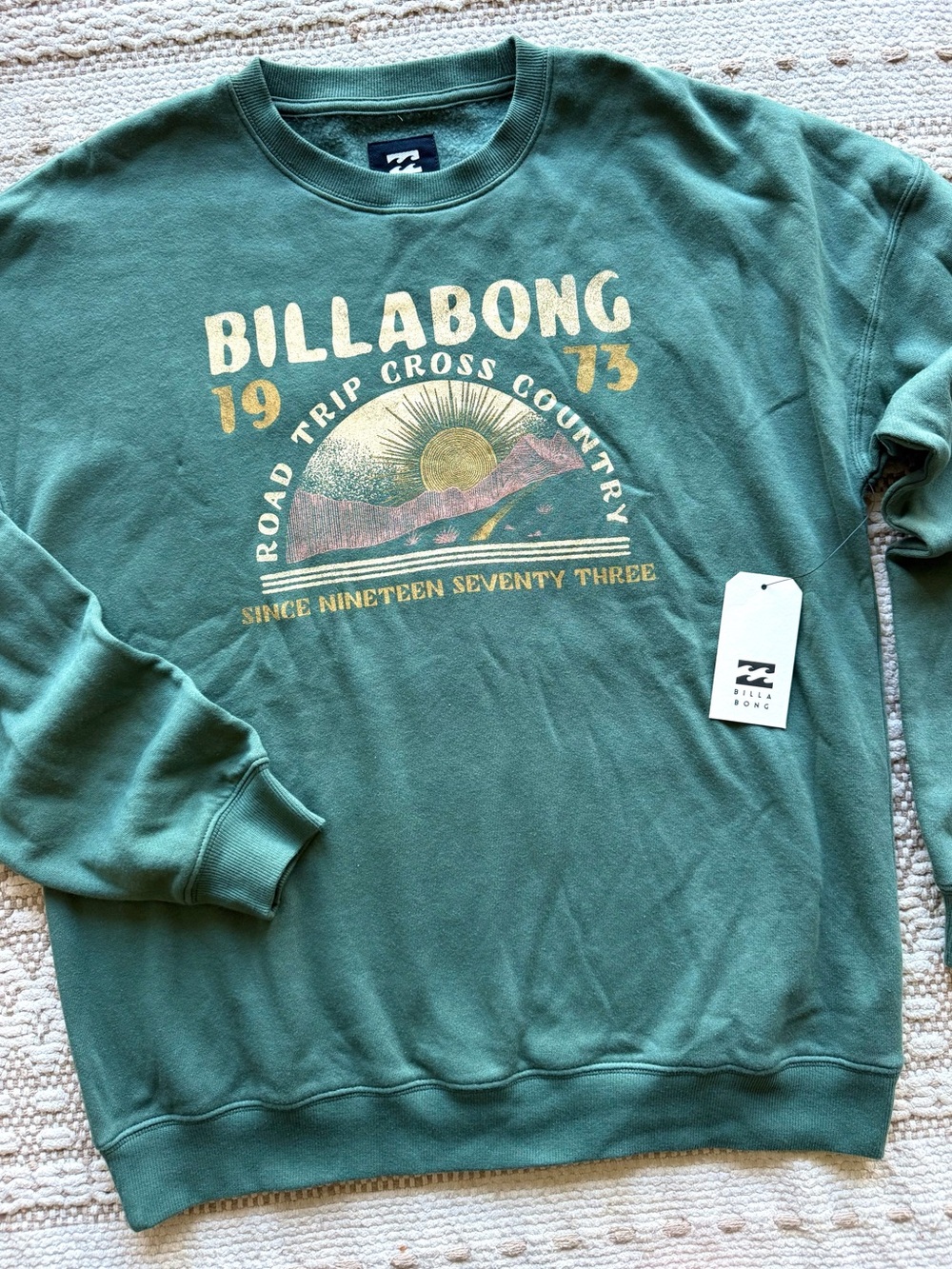 🔥🔥BILLABONG - UNRELEASED WARM MEMORIES CREW FLEECE SWEATSHIRT🔥🔥